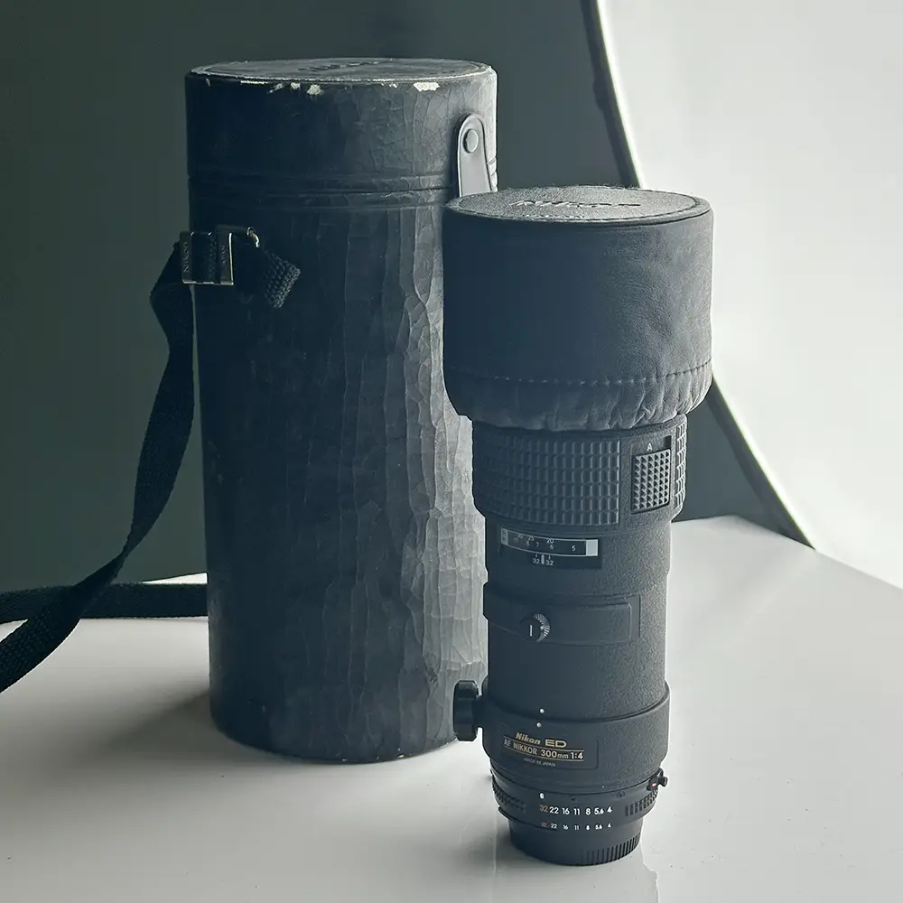 Nikon AF Nikkor 300mm f/4 ED IF Teleobjektiv